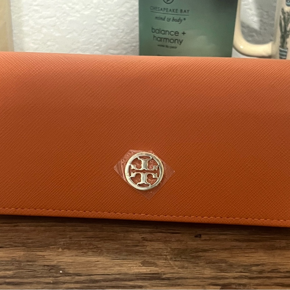 NWOT- Tory Burch Orange Leather sunglasses case